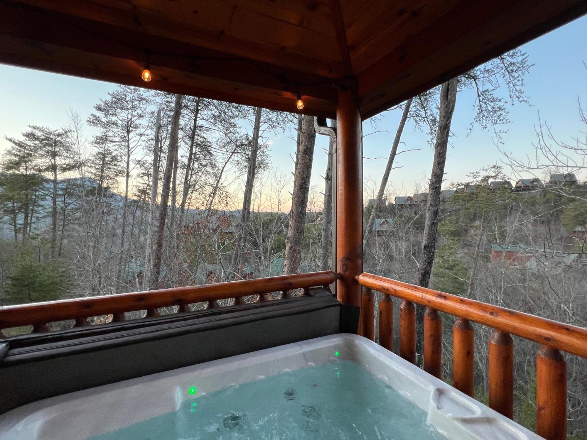 Indoor Heated Pool Hot Tub Cabin เซอเวียร์วีล ภายนอก รูปภาพ