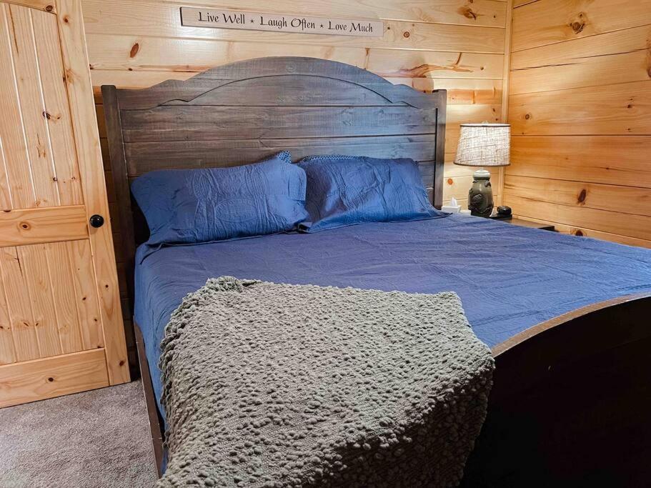 Indoor Heated Pool Hot Tub Cabin เซอเวียร์วีล ภายนอก รูปภาพ