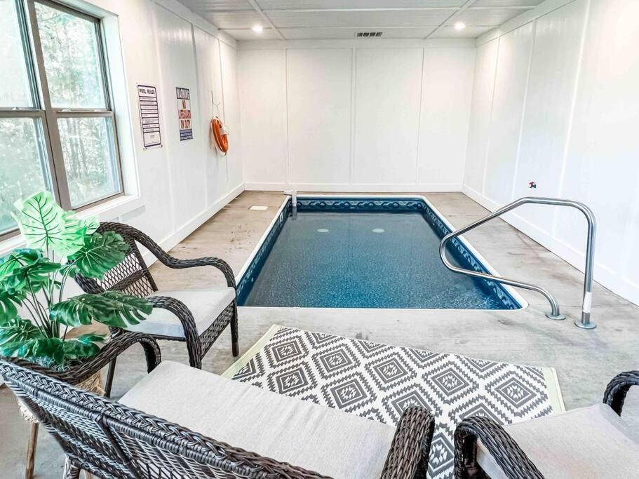 Indoor Heated Pool Hot Tub Cabin เซอเวียร์วีล ภายนอก รูปภาพ