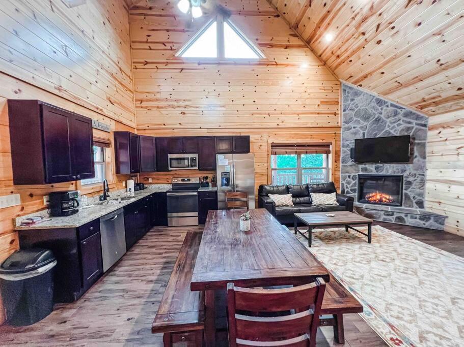 Indoor Heated Pool Hot Tub Cabin เซอเวียร์วีล ภายนอก รูปภาพ