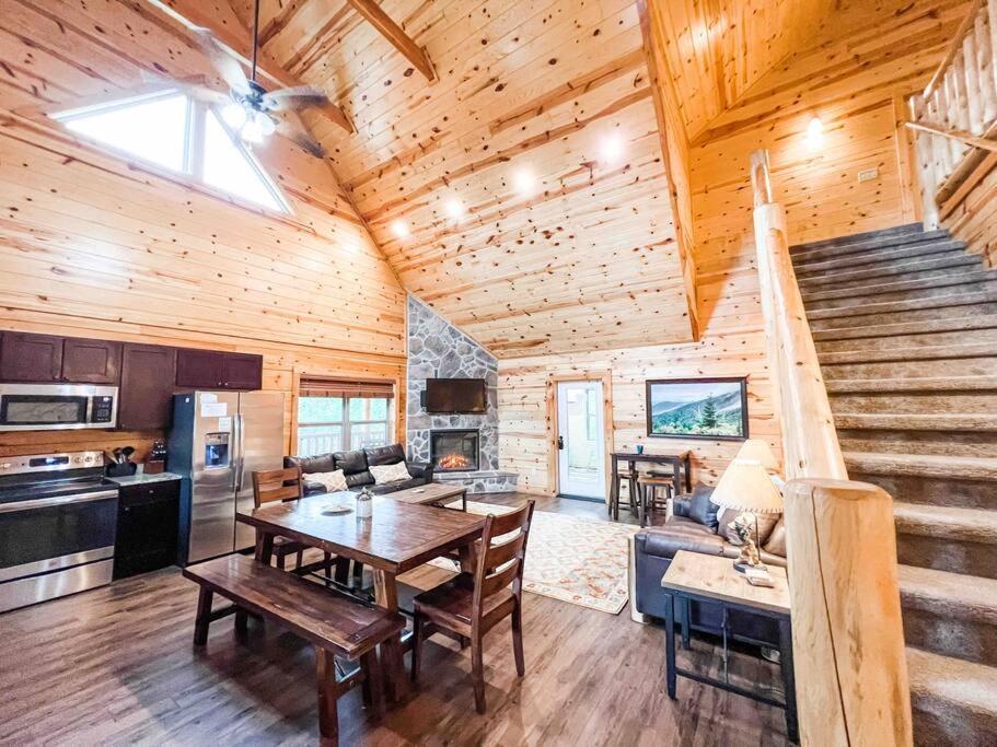 Indoor Heated Pool Hot Tub Cabin เซอเวียร์วีล ภายนอก รูปภาพ