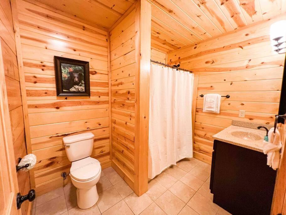 Indoor Heated Pool Hot Tub Cabin เซอเวียร์วีล ภายนอก รูปภาพ