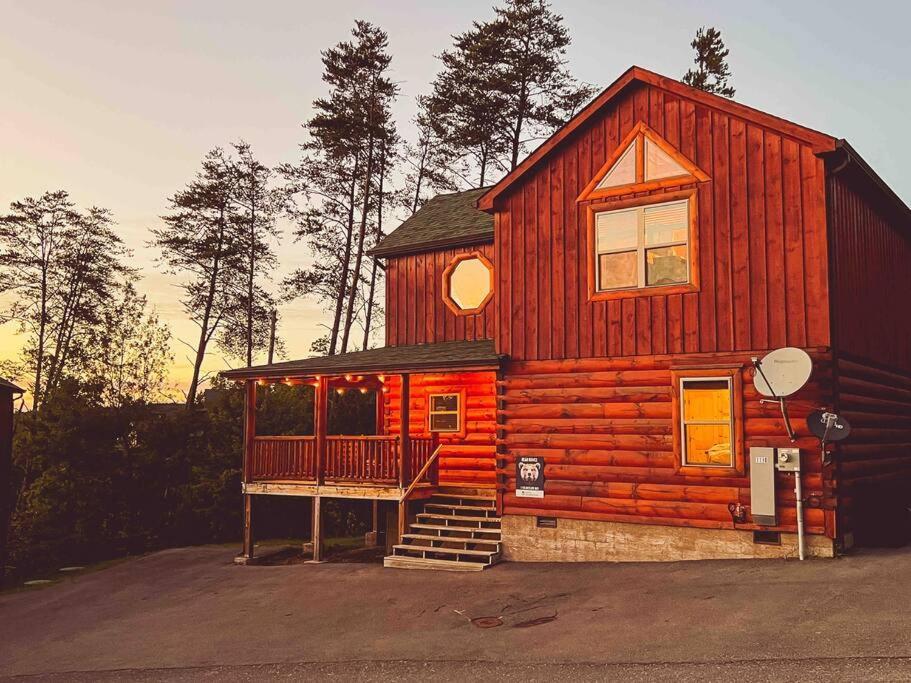 Indoor Heated Pool Hot Tub Cabin เซอเวียร์วีล ภายนอก รูปภาพ
