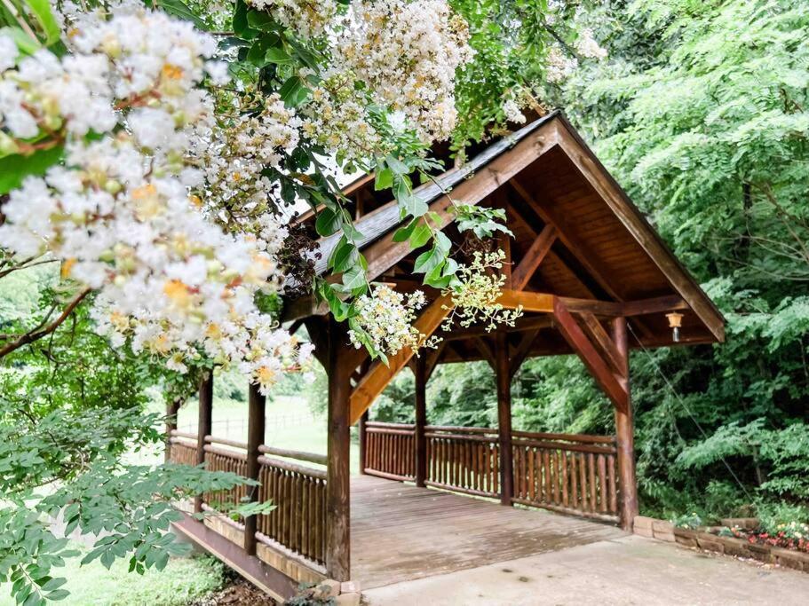 Indoor Heated Pool Hot Tub Cabin เซอเวียร์วีล ภายนอก รูปภาพ