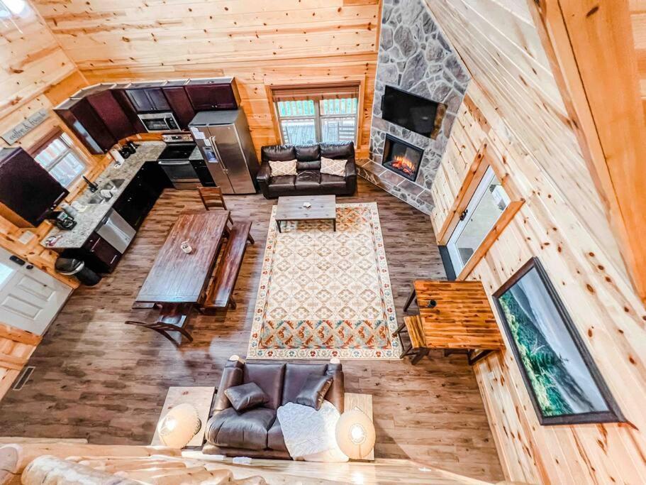 Indoor Heated Pool Hot Tub Cabin เซอเวียร์วีล ภายนอก รูปภาพ