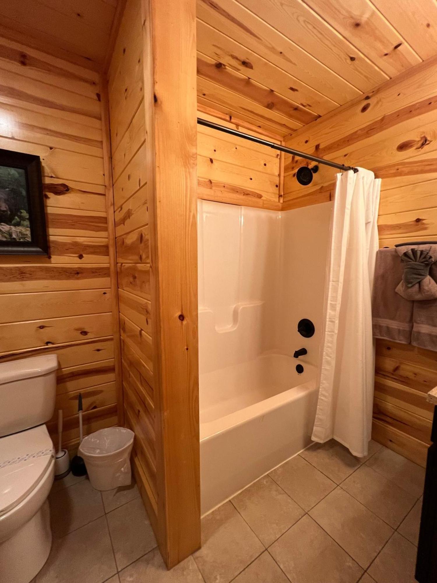 Indoor Heated Pool Hot Tub Cabin เซอเวียร์วีล ภายนอก รูปภาพ