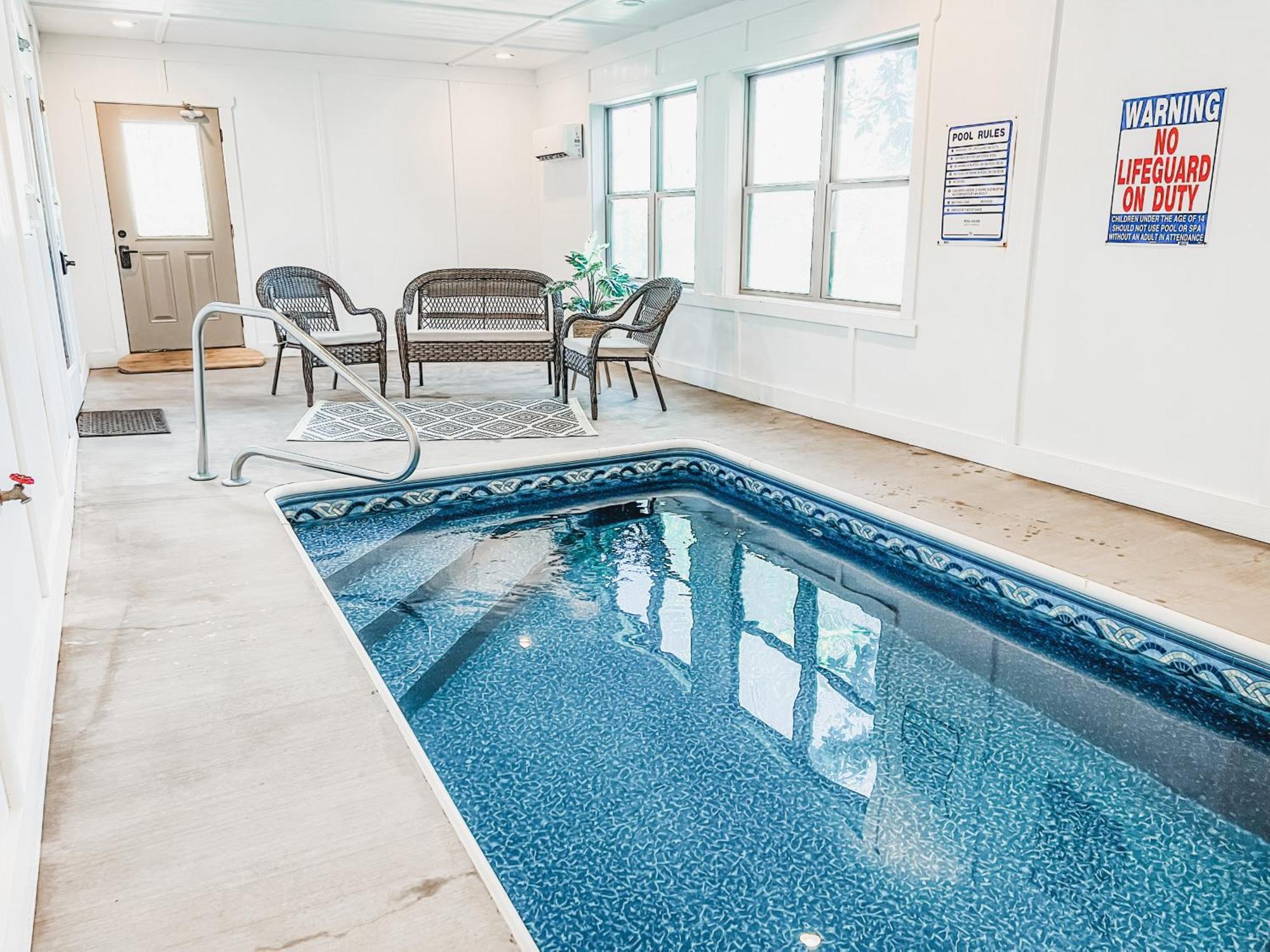 Indoor Heated Pool Hot Tub Cabin เซอเวียร์วีล ภายนอก รูปภาพ